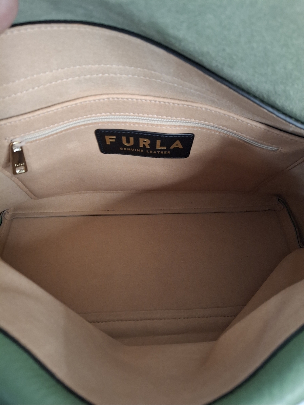 Furla Primula Green Leather Shoulder Bag with Gold Accent - Picture 5 of 5